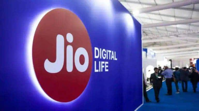 Jio Financial का मार्केट कैप पहली बार ₹2 लाख करोड़ के पार, रिलायंस का शेयर भी नए रिकॉर्ड हाई पर पहुंचा