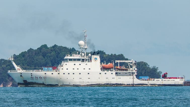 Chinese Spy Ship: चीन के तीन जासूसी जहाज हिंद महासागर में क्या कर रहे हैं?