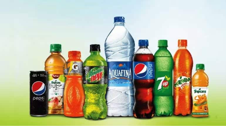 Varun Beverages ने गोरखपुर प्लांट में कार्बोनेटेड और एनर्जी ड्रिंक का शुरू किया उत्पादन